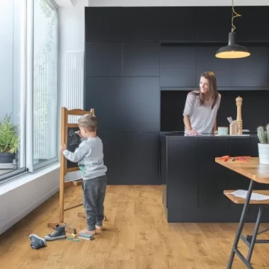 ПВХ плитка Quick Step BLOOM Дуб осенний медовый