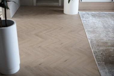 Кварцевый ламинат (SPC) Fargo Herringbone Дуб Аттика