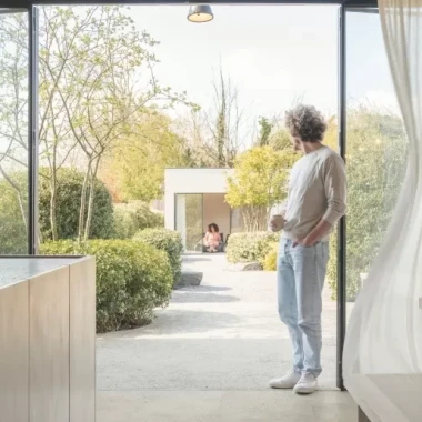 ПВХ плитка Quick Step ILLUME Бетон устричный